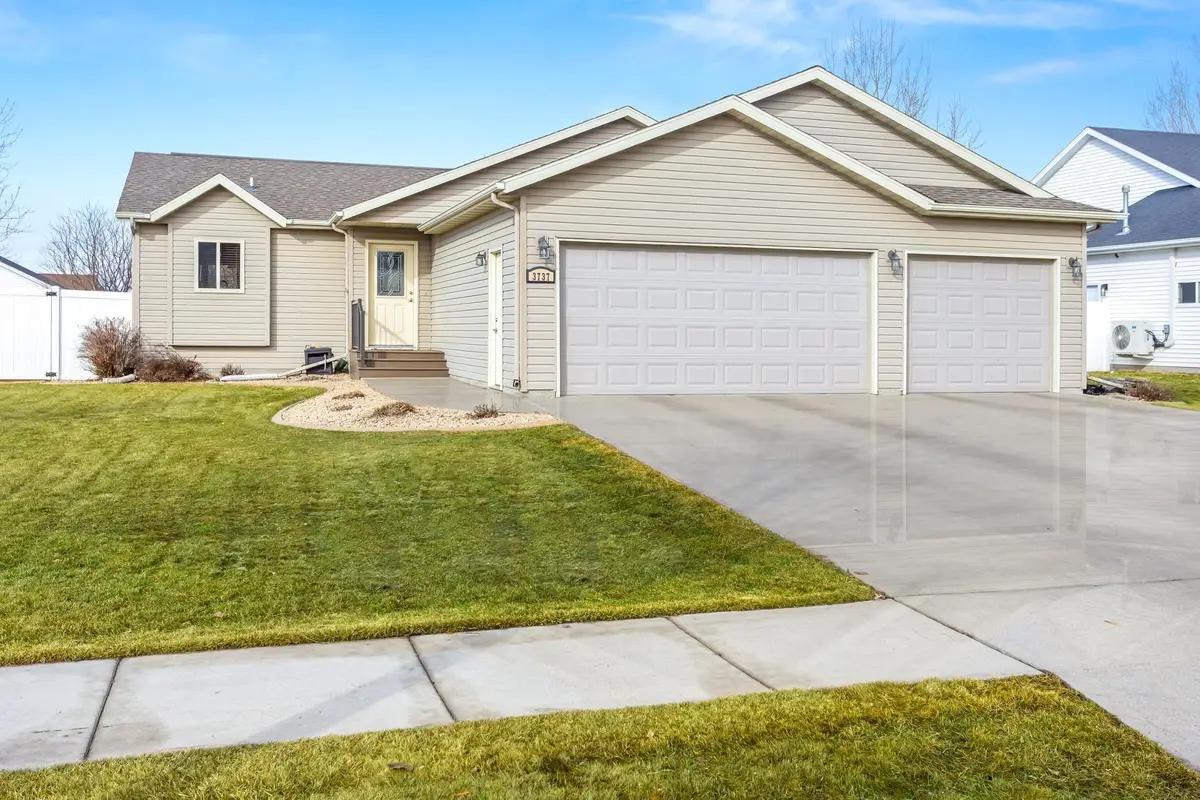 3737 Harrison Street S, Fargo, ND 58104 - #1