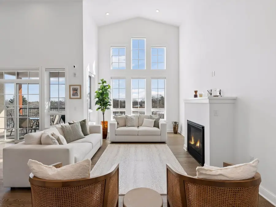 4901 Hawthorne Court #303, Edina, MN 55436 - #2