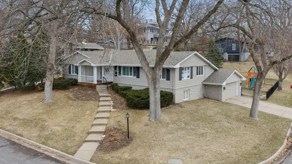 5636 Interlachen Circle, Edina, MN 55436