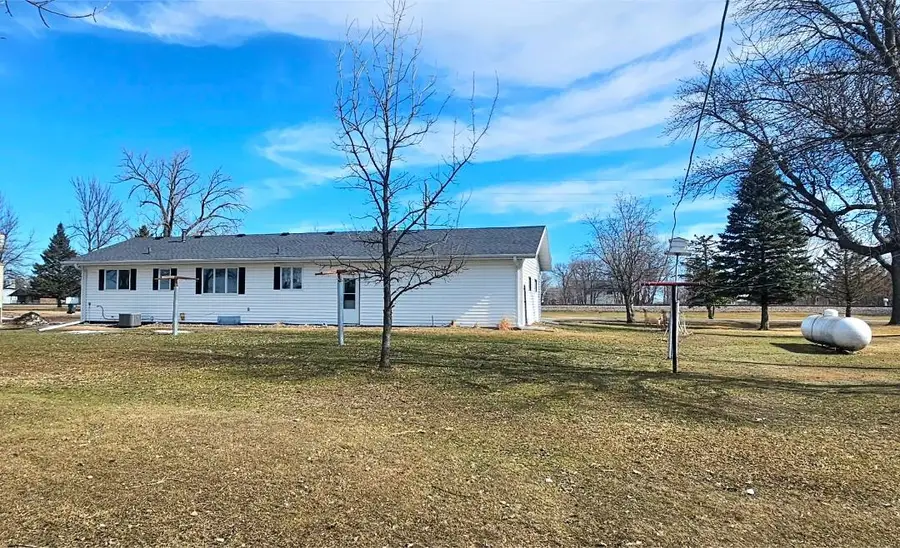 101 Pacific Avenue, Donnelly, MN 56235 - #3