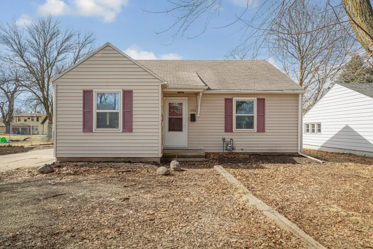 1042 S Oak Avenue, Owatonna, MN 55060 - #1