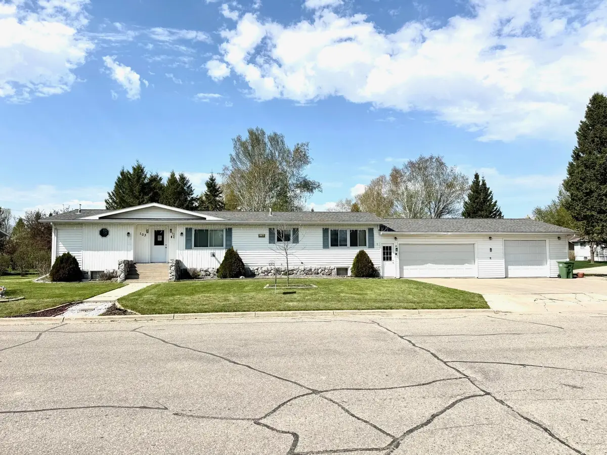 103 8th Street Sw, Roseau, MN 56751 - #1