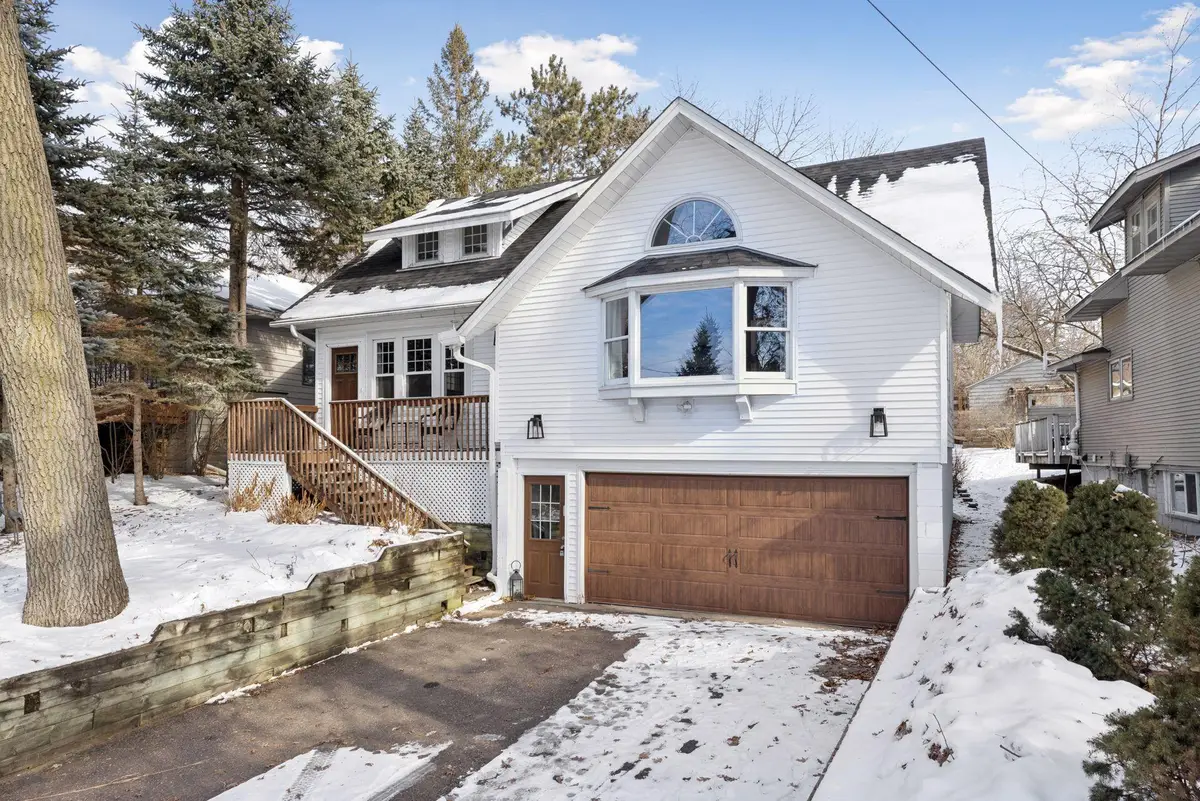 1040 Summit Avenue, Mahtomedi, MN 55115 - #1