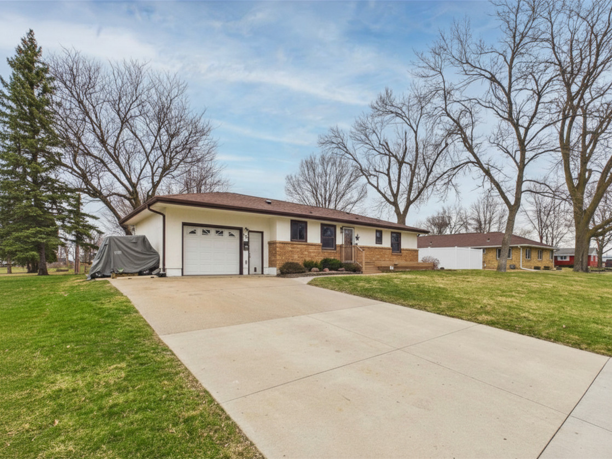 207 Inner Drive, Montgomery, MN 56069 - #1