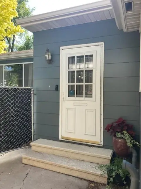 1718 6th Avenue S, Fargo, ND 58103 - #2