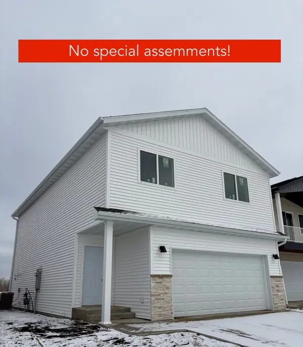 6719 66th Avenue S, Horace, ND 58047