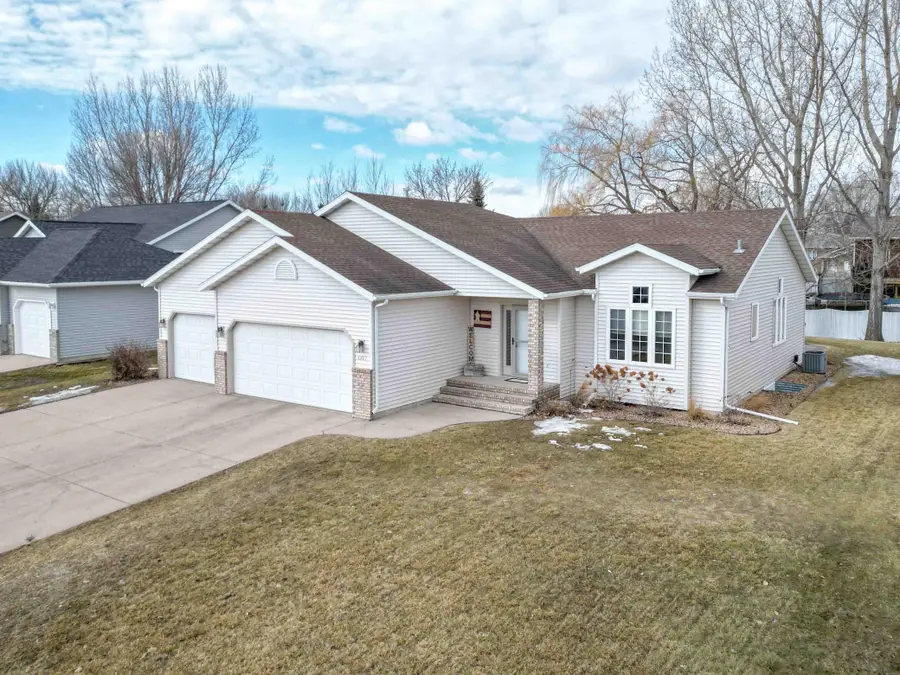1903 33rd Street S, Moorhead, MN 56560 - #2