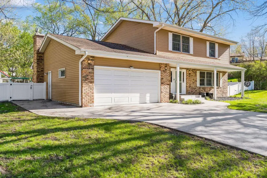 14240 Green View Court, Eden Prairie, MN 55346 - #2