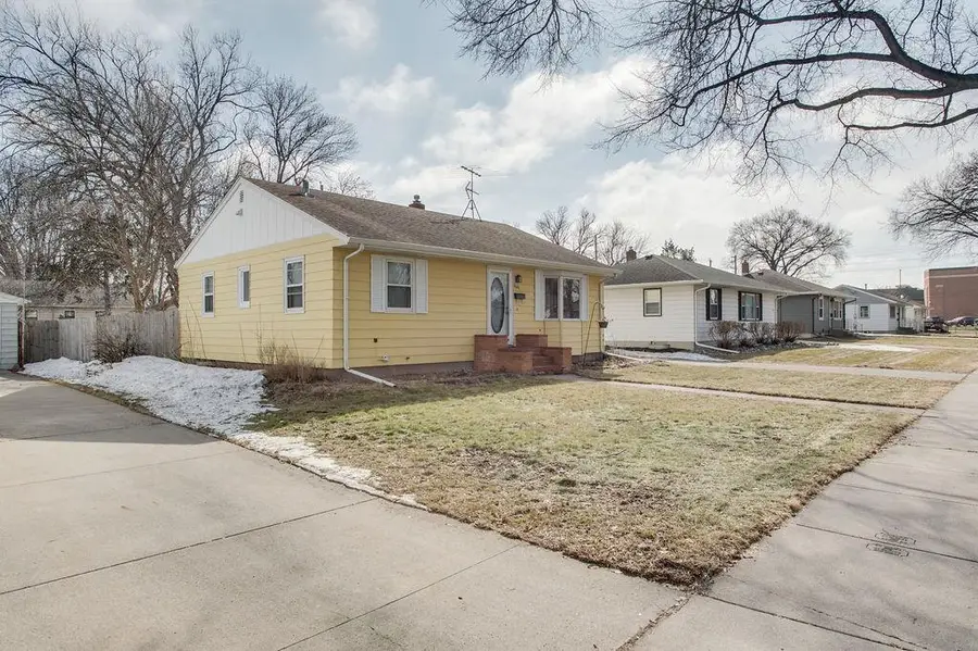 2001 8th Street N, Fargo, ND 58102 - #2