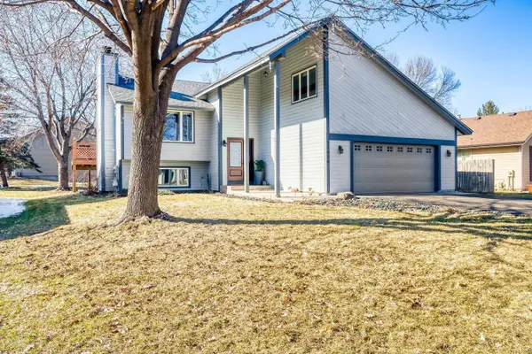 11926 Summerset Lane, Burnsville, MN 55337