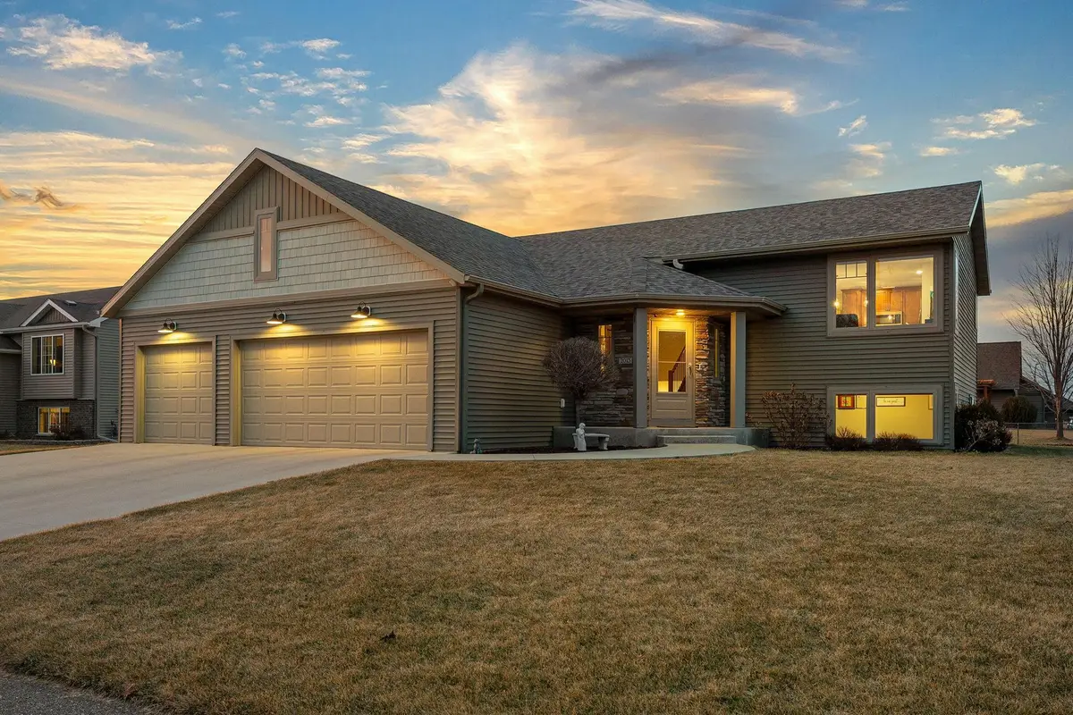 2013 12th Avenue Ne, Austin, MN 55912 - #1