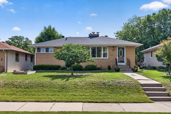 4324 Queen Avenue N, Minneapolis, MN 55412