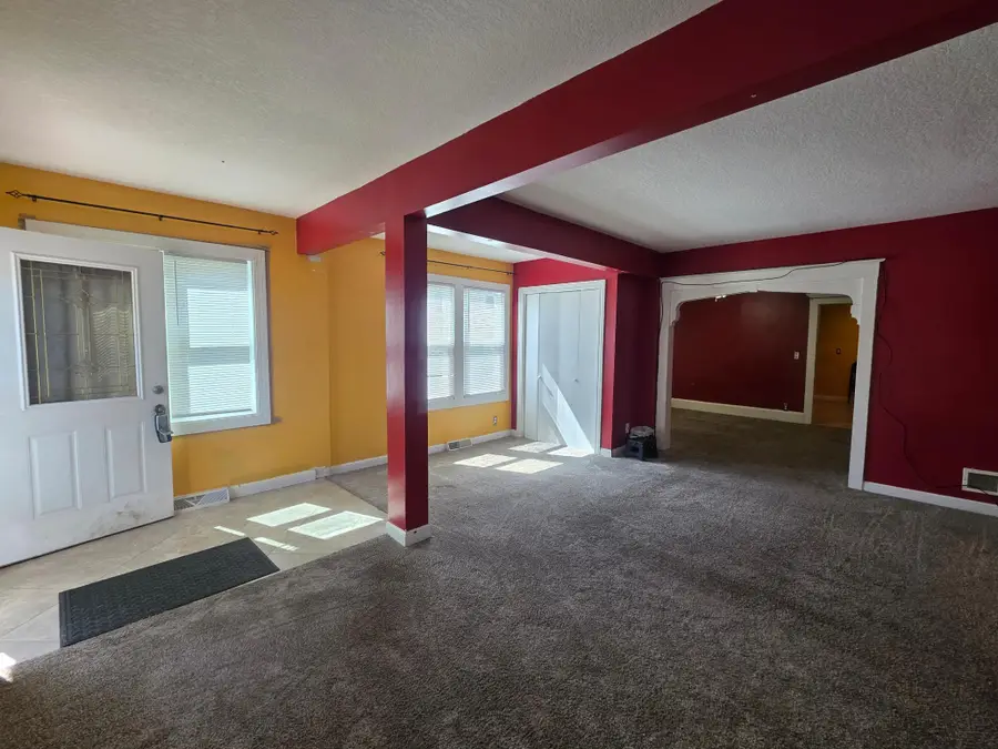 945 Geranium Avenue E, Saint Paul, MN 55106 - #3