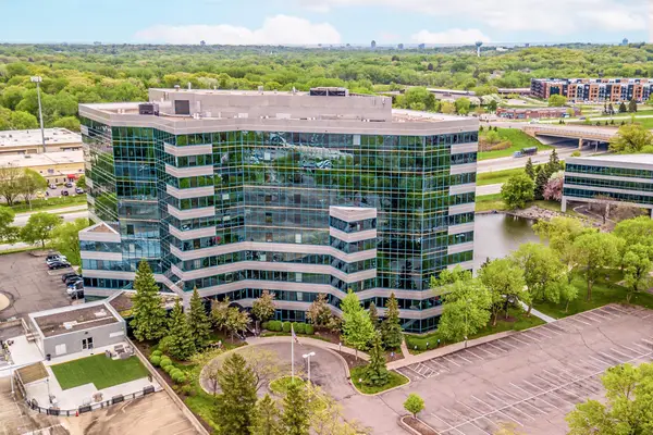 5601 Smetana Drive #813, Minnetonka, MN 55343