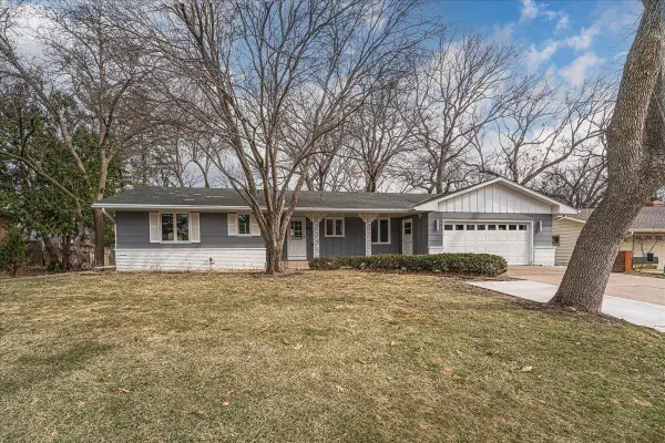 1463 Trollhagen Drive Ne, Fridley, MN 55421
