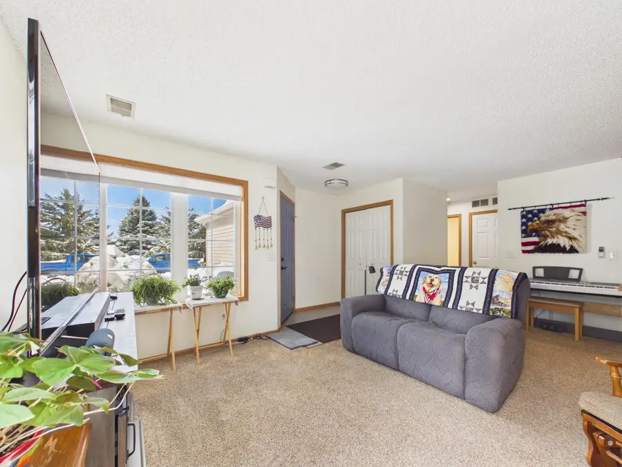 1506 Praha Street Se, New Prague, MN 56071 - #3