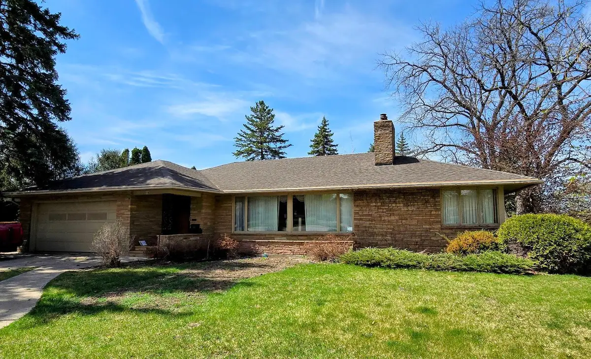 910 3rd Avenue Sw, Pipestone, MN 56164 - #1