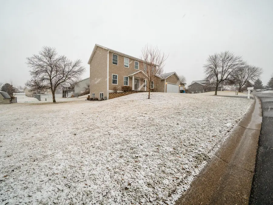 512 Dogwood Avenue Nw, Saint Michael, MN 55376 - #2