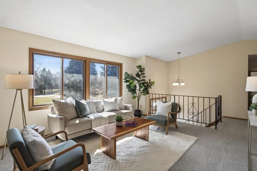 543 Clover Leaf Parkway Ne, Blaine, MN 55434 - #2