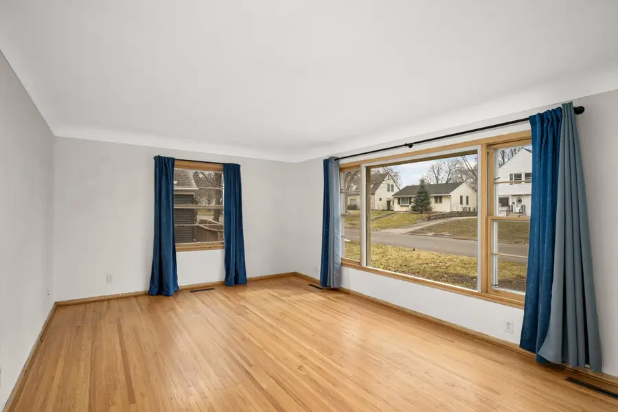 1140 Ottawa Avenue, Saint Paul, MN 55118 - #3