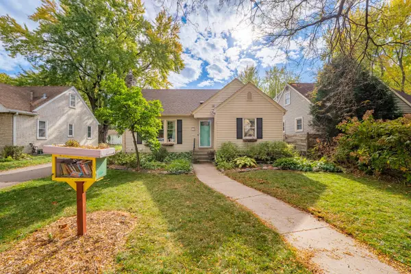 900 Hoyt Avenue W, Saint Paul, MN 55117