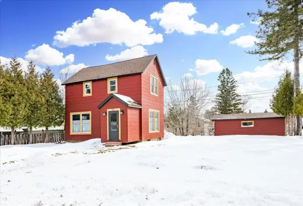 520 7th Avenue, Two Harbors, MN 55616