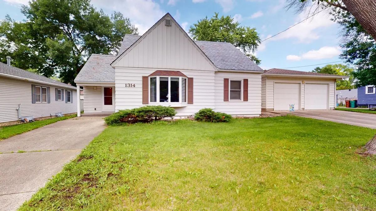 1314 Dunham Street, Albert Lea, MN 56007 - #1