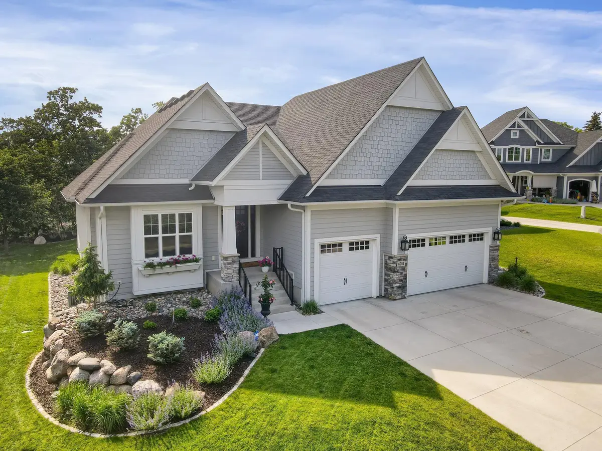 6284 Montee Drive, Eden Prairie, MN 55344 - #1