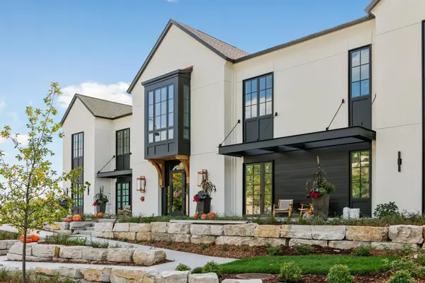 2408 Commerce Boulevard #201, Mound, MN 55364