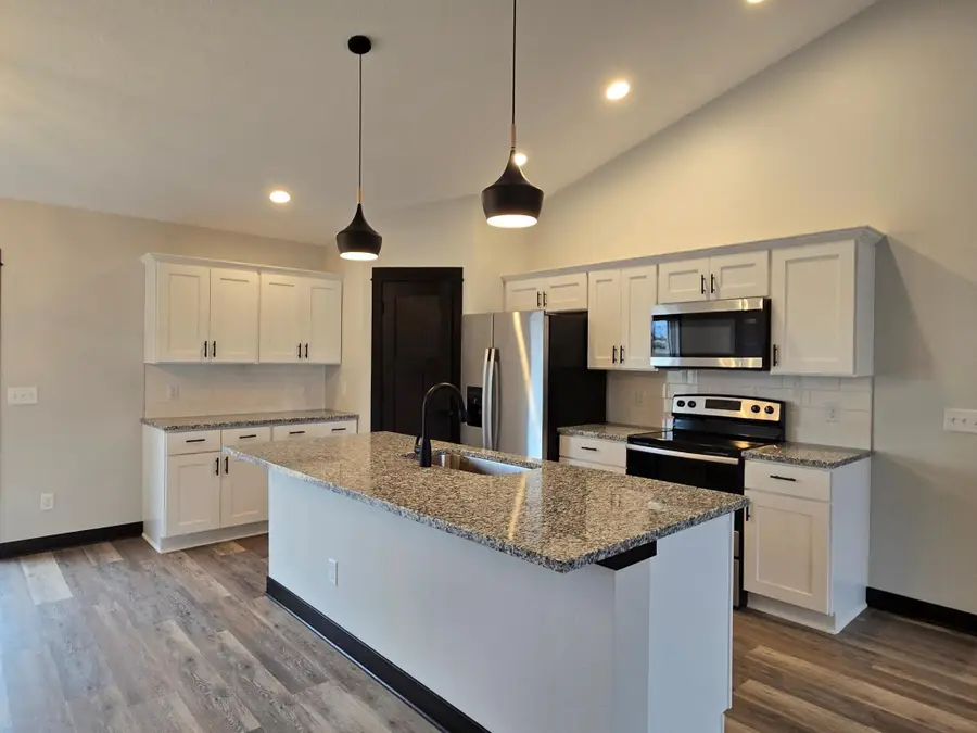 893 Mill Race Court, Madelia, MN 56062 - #2