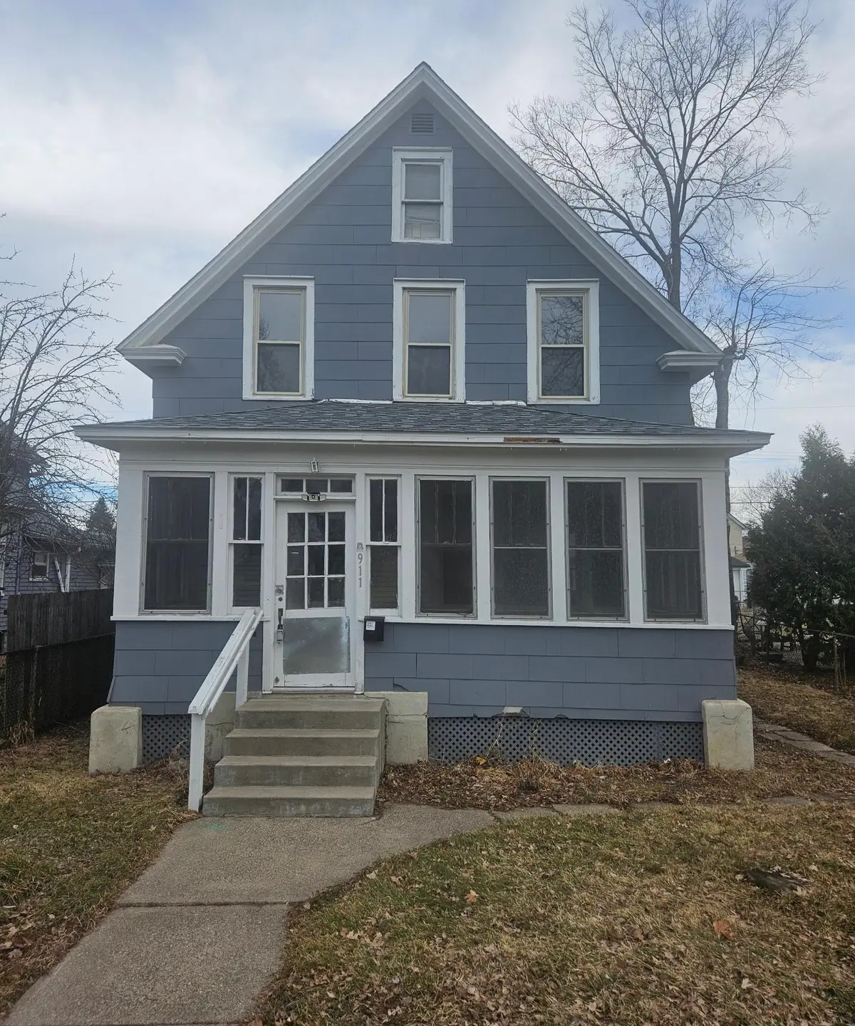 911 Jenks Avenue E, Saint Paul, MN 55106 - #1