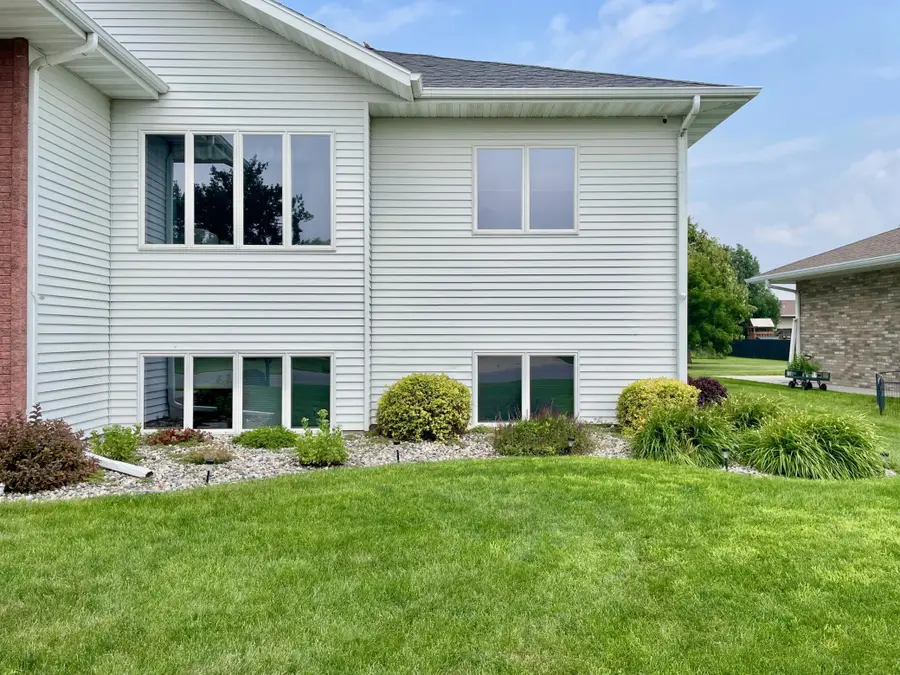 1410 Mendenhall Avenue, Breckenridge, MN 56520 - #2