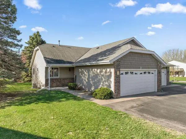 3 Oak Leaf Lane, Circle Pines, MN 55014