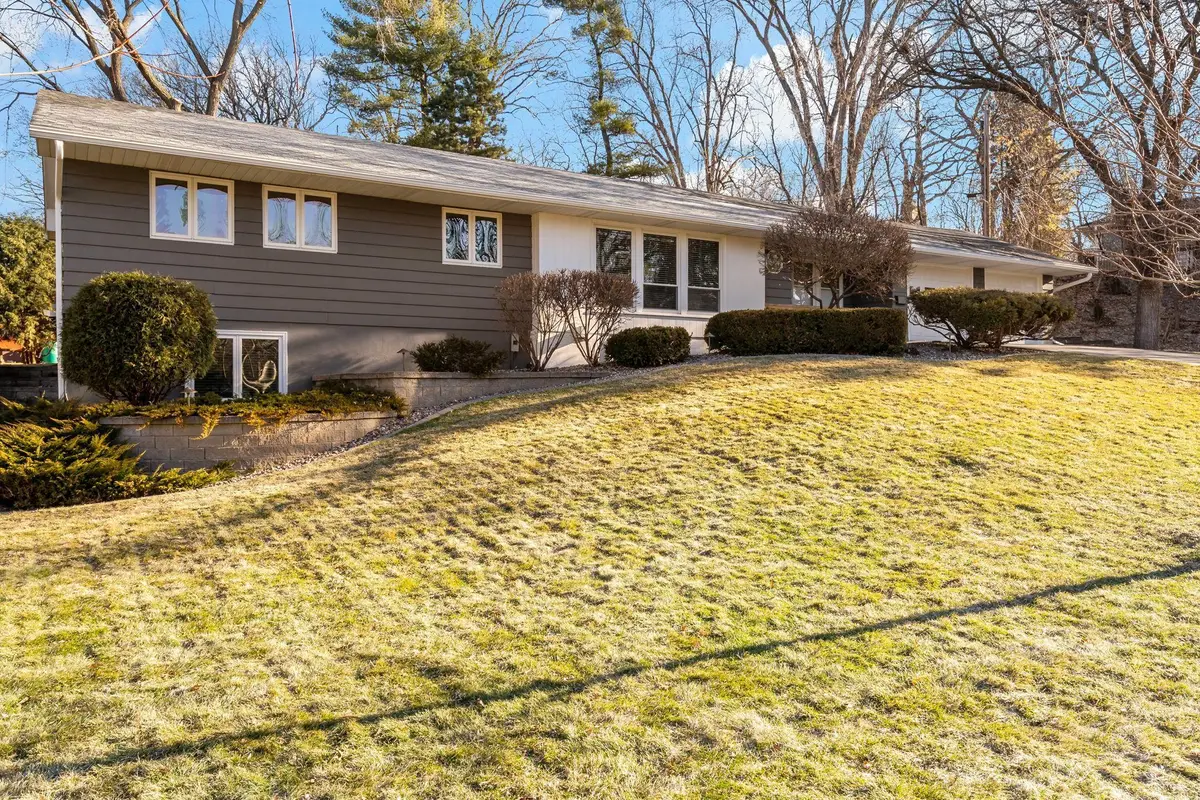 8134 Knoll Street N, Golden Valley, MN 55427 - #1