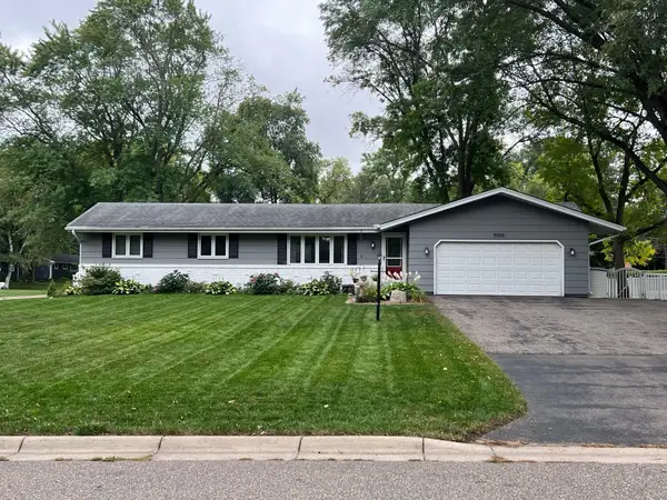 15505 6th Avenue N, Plymouth, MN 55447