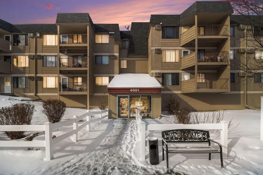 4001 Heritage Hills Drive #304, Bloomington, MN 55437 - #2