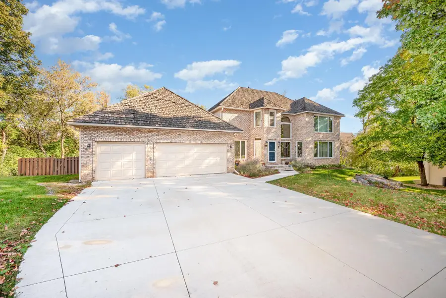 8973 Knoble Court, Eden Prairie, MN 55347 - #2