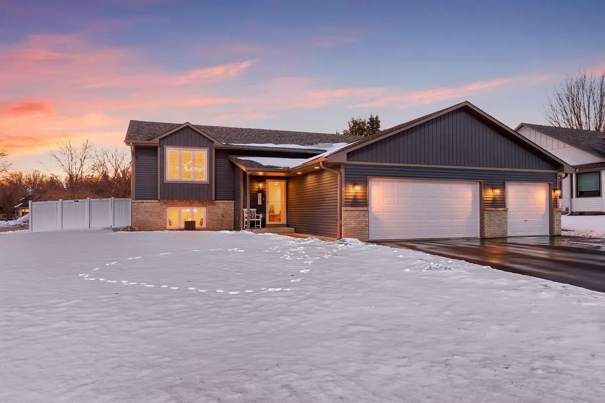 6356 11th Street N, Oakdale, MN 55128 - #1