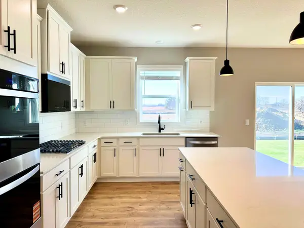 6287 Jennifer Avenue S, Cottage Grove, MN 55016