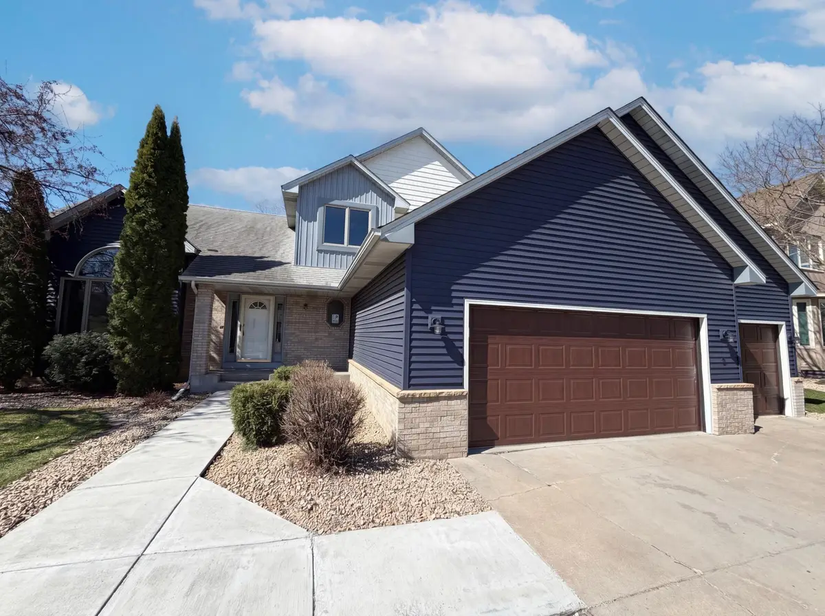 8433 Upland Lane N, Maple Grove, MN 55311 - #1