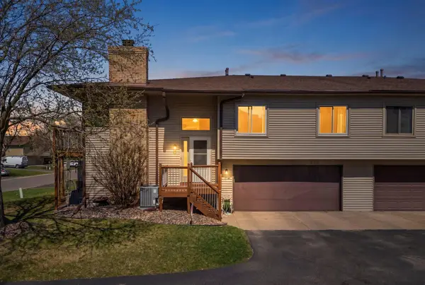 2337 Amberwood Drive, Woodbury, MN 55125