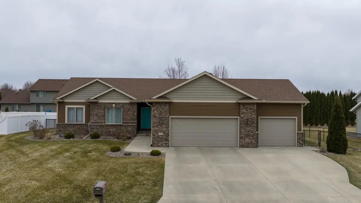 1407 28th Street Sw, Austin, MN 55912 - #1