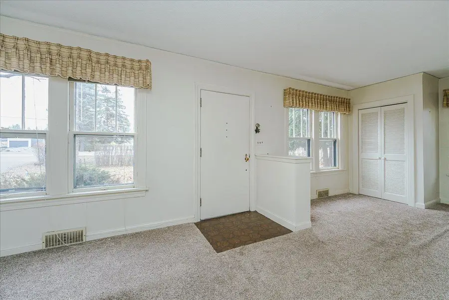 2697 Stillwater Road E, Maplewood, MN 55119 - #3