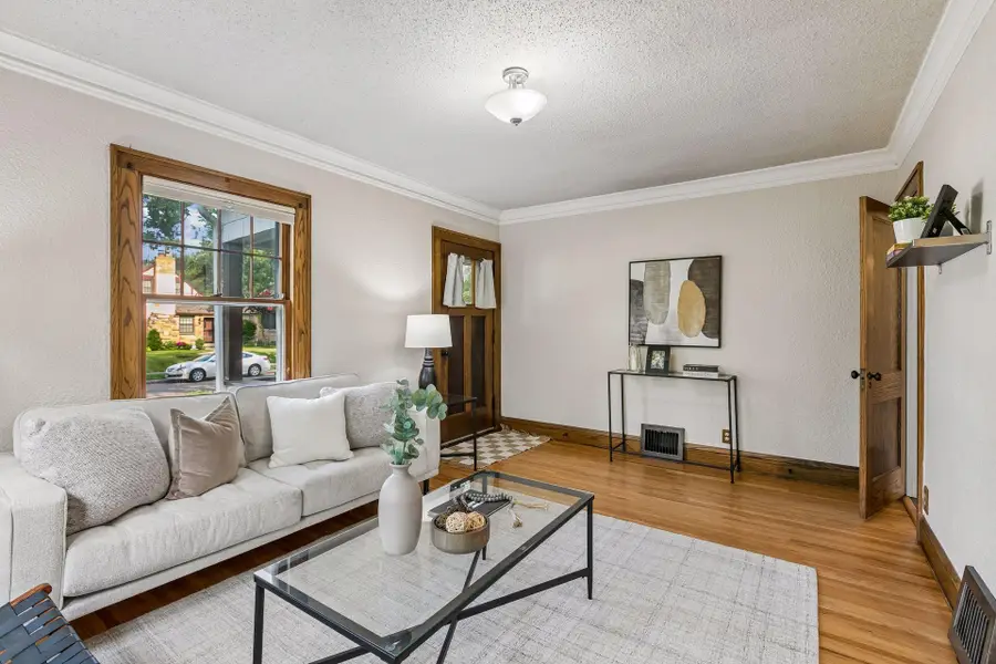 4046 Vincent Avenue N, Minneapolis, MN 55412 - #3