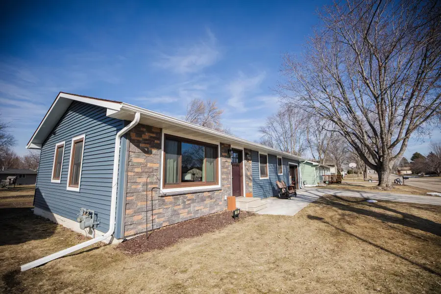 19 Thomas Street, Morris, MN 56267 - #2