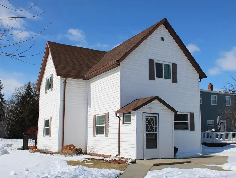 622 Saint Paul Avenue S, Thief River Falls, MN 56701 - #3