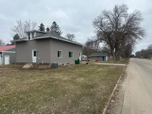 739 E 1st Street, Litchfield, MN 55355