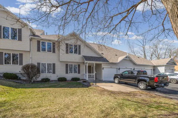 2662 Lake Court Drive #48, Mounds View, MN 55112