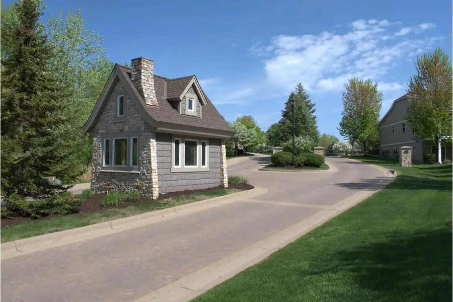 10726 Lyndale Bluffs Trail, Bloomington, MN 55420 - #3