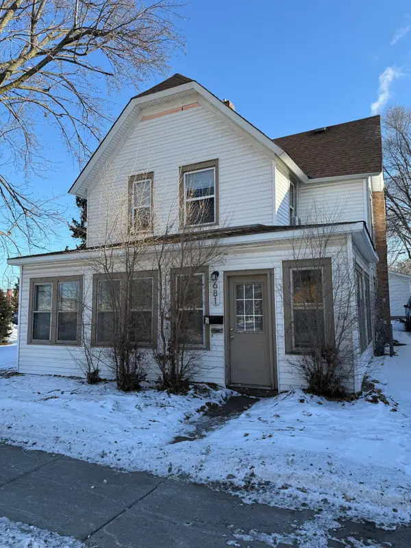 681 Old Highway 8 Nw, New Brighton, MN 55112